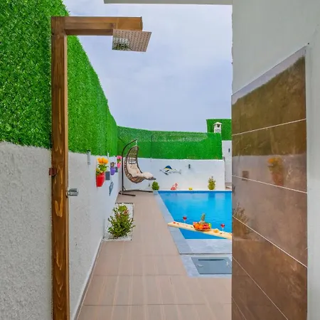 Villa Sitrin 1 *